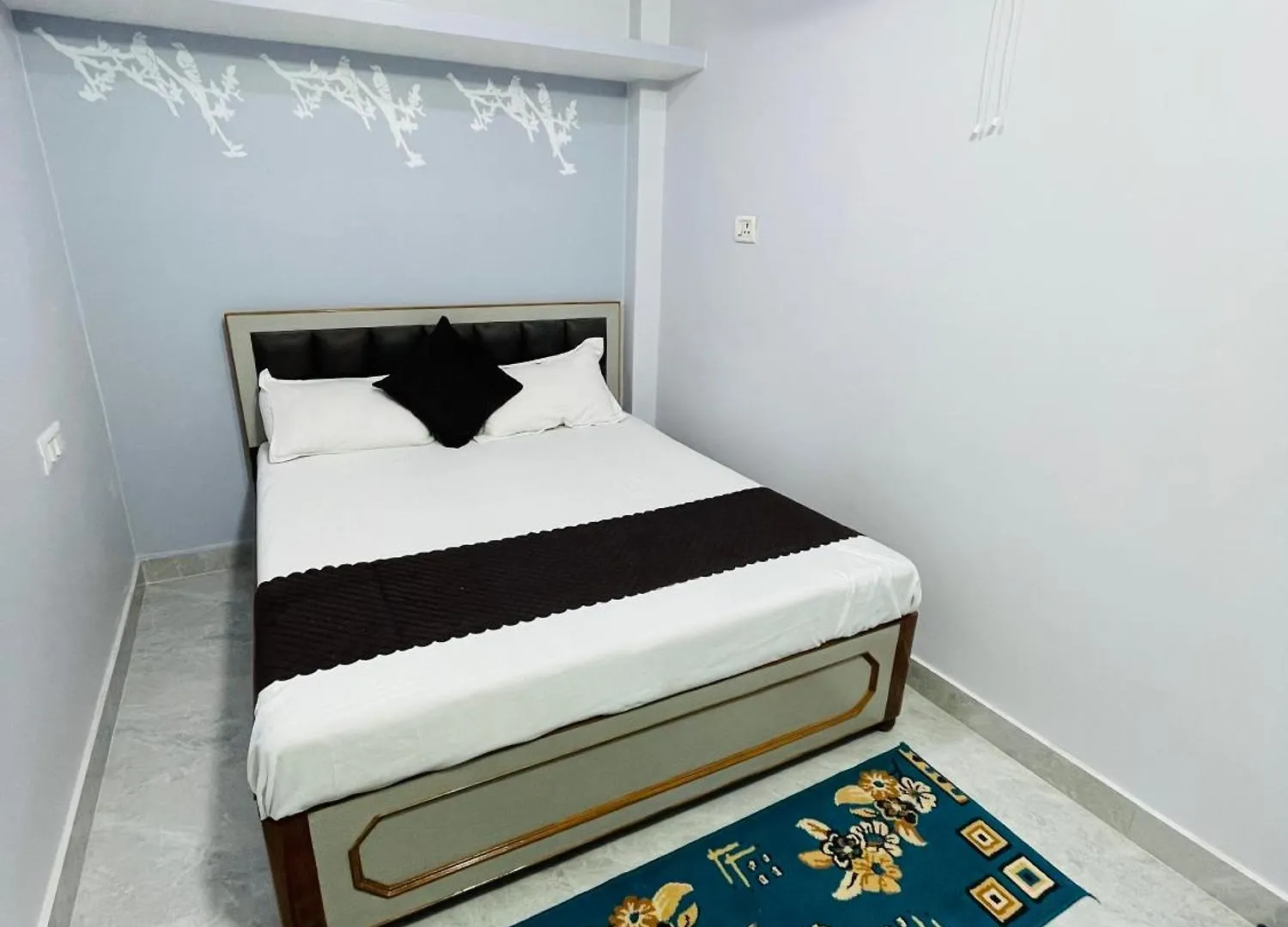 Rudransh Vintage Home Waranasi 0*,