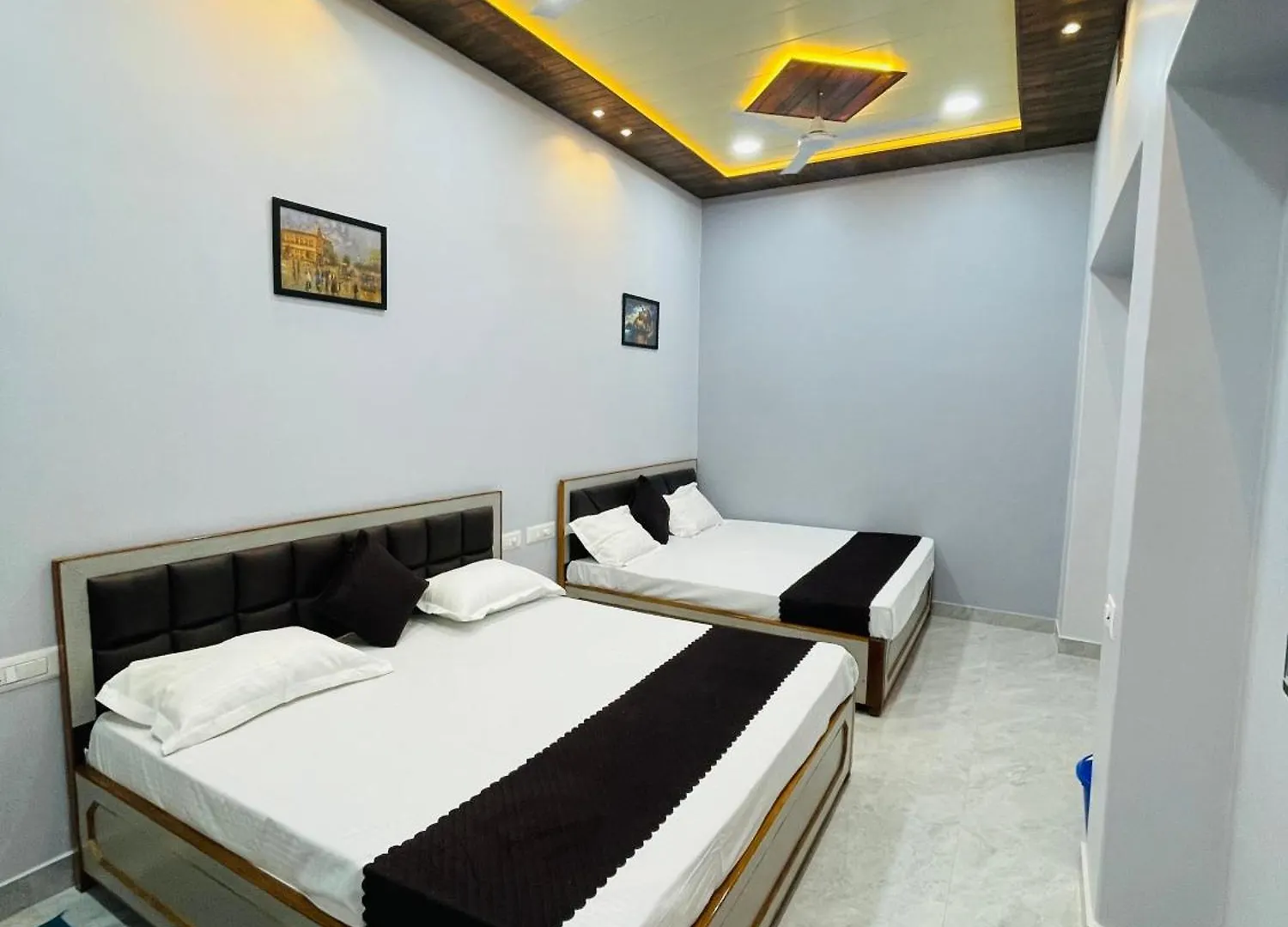 Rudransh Vintage Home Waranasi Indie
